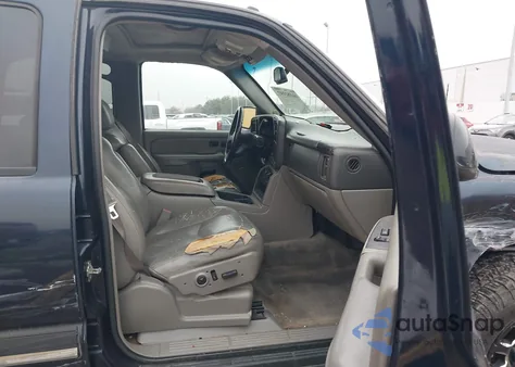 2004 Chevrolet Tahoe Lt z USA, uszkodzony, nr VIN 1GNEC13T44R263643